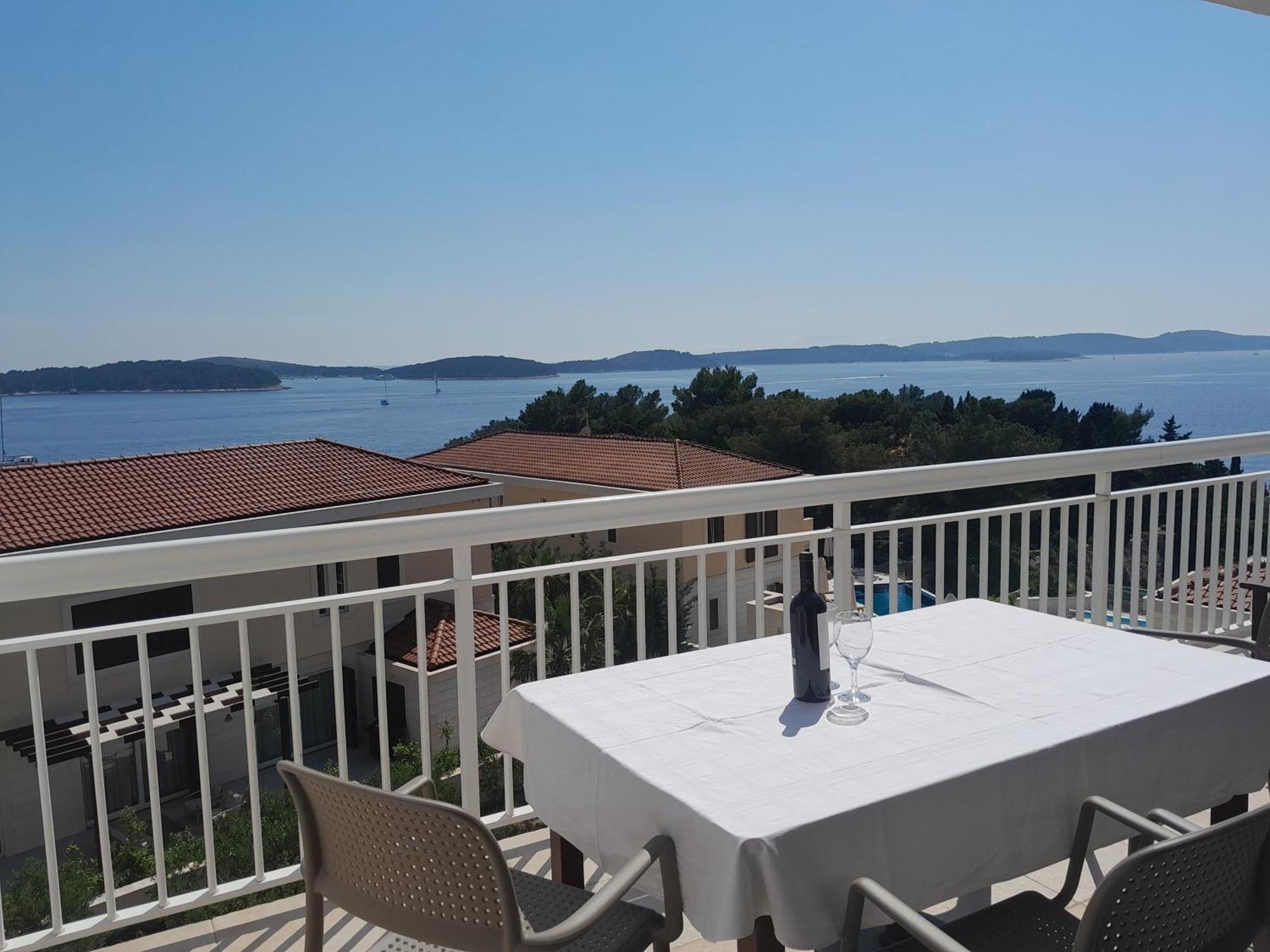 Feelhvar Along Bluelagoon Beach Hvar Town Room photo